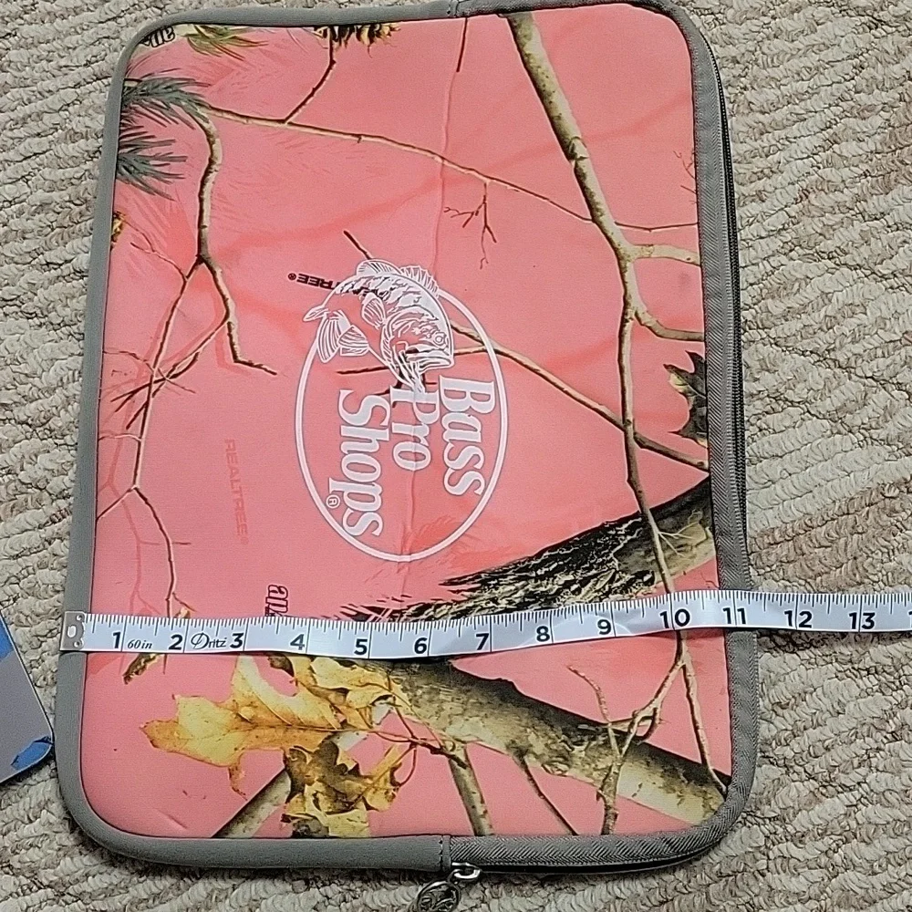 Bass Pro Shop Pink Realtree Laptop Sleeve